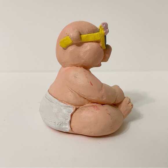 Vintage Wetherbee Pig Figurine wearing Sunglasses Figure - Picture 3 of 16